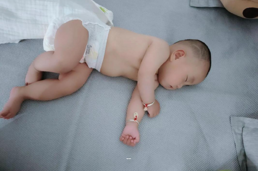 张北宝宝突然很多眼屎
